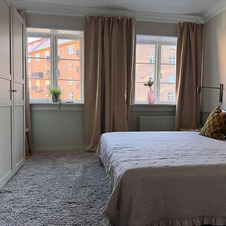 Apartment Upscale 3br